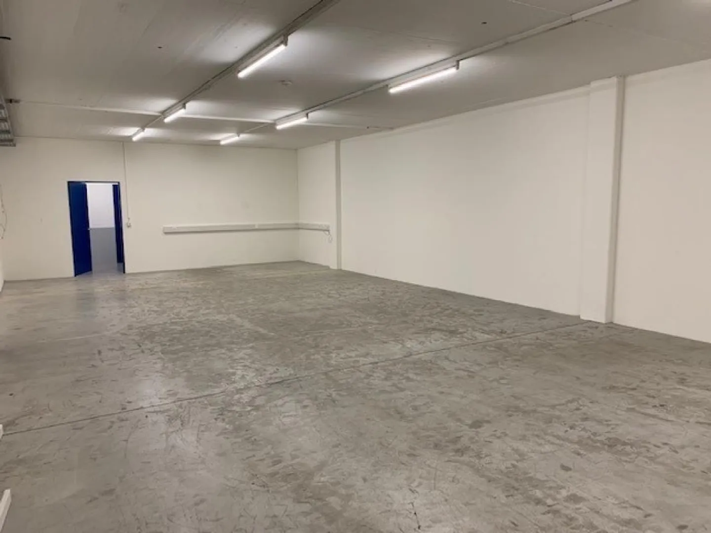 Your new commercial space in a prime location - Photo 3 of 5