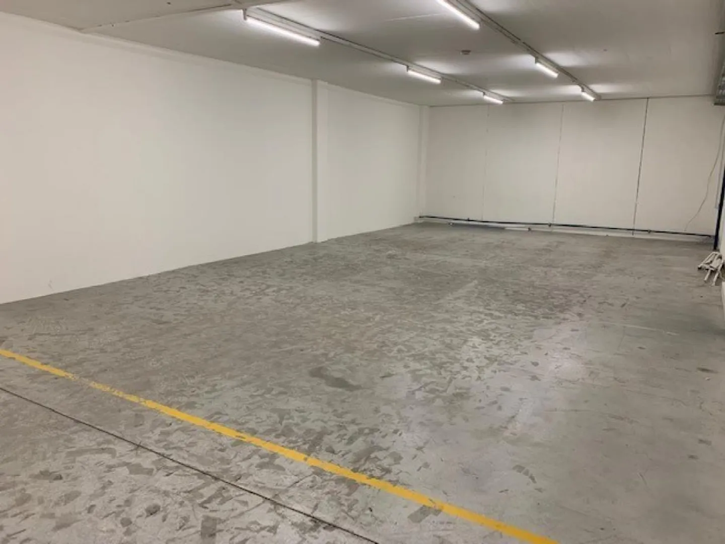 Your new commercial space in a prime location - Photo 4 of 5