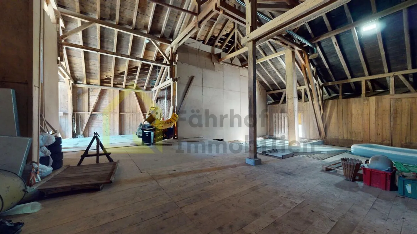 Edificio residenziale con annessi e 4.800 m2 di terreno - Foto 12 di 16