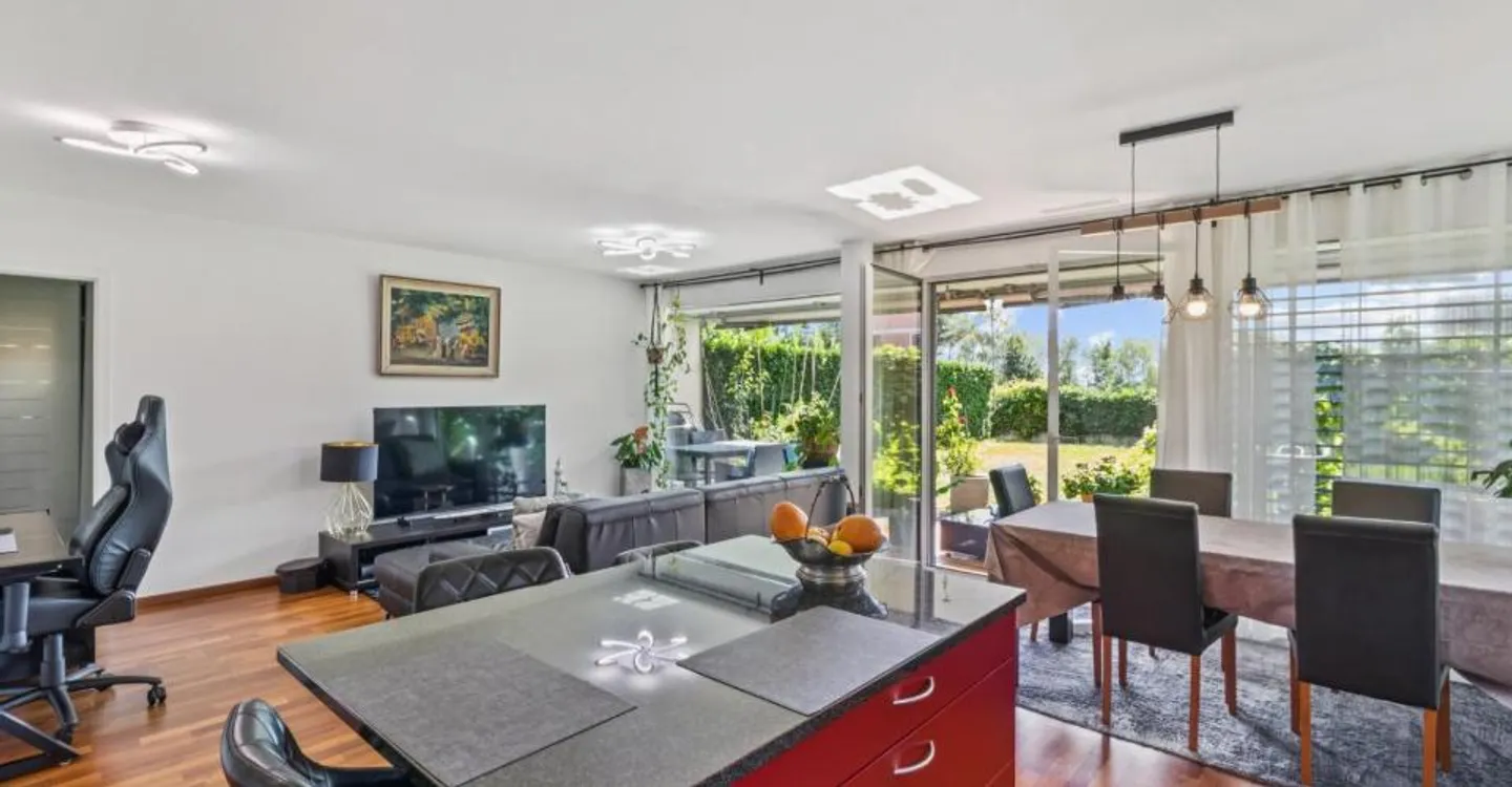 Bright 3.5 rooms with 100 m² garden. - Photo 4 of 12