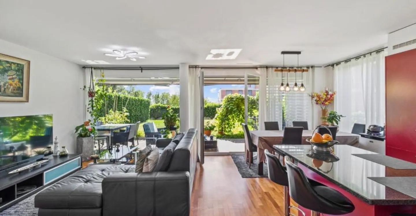 Bright 3.5 rooms with 100 m² garden. - Photo 2 of 12