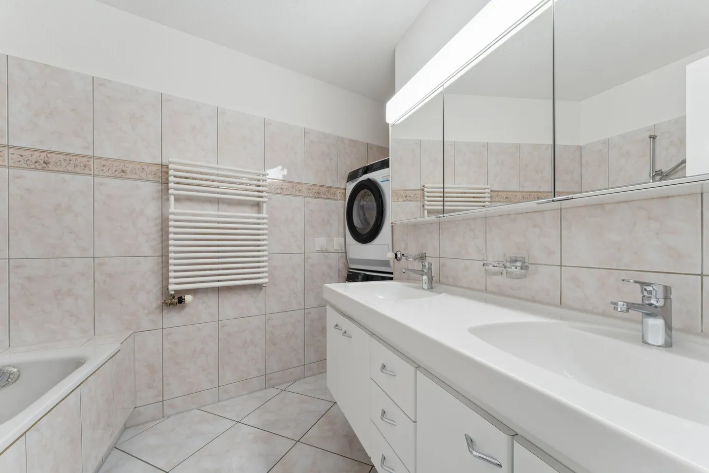 Luminoso appartamento di 5,5 stanze in una posizione tranquilla nel cuore di Lucerna - Foto 7 di 11