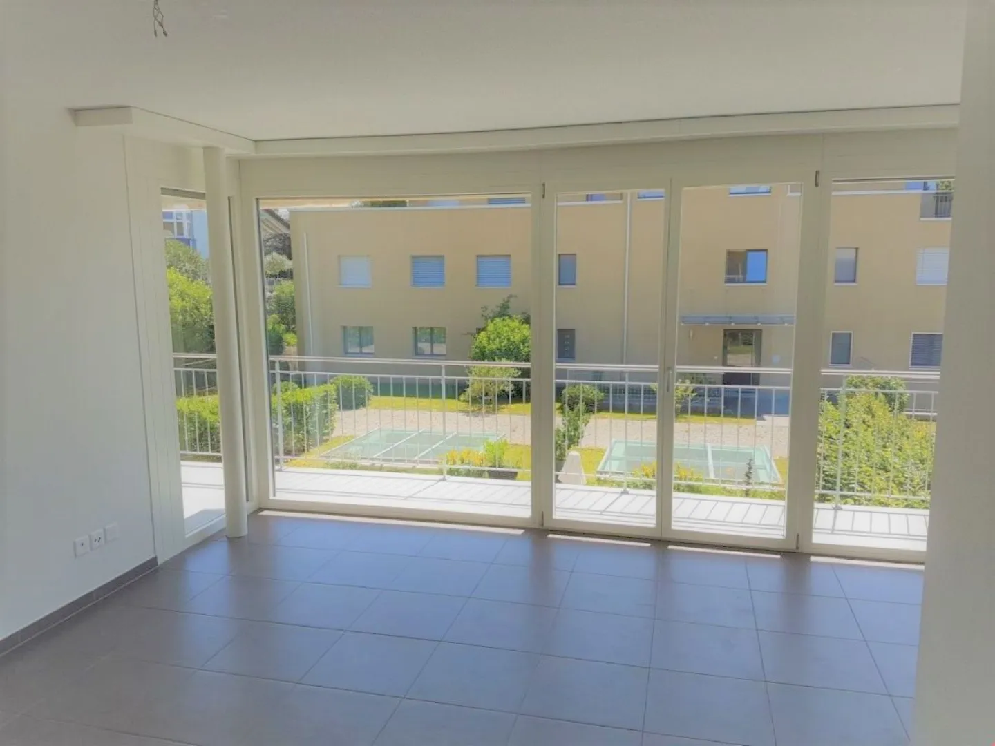 Bright 3.5 Room Apartment on the 1st Floor - Photo 4 of 14