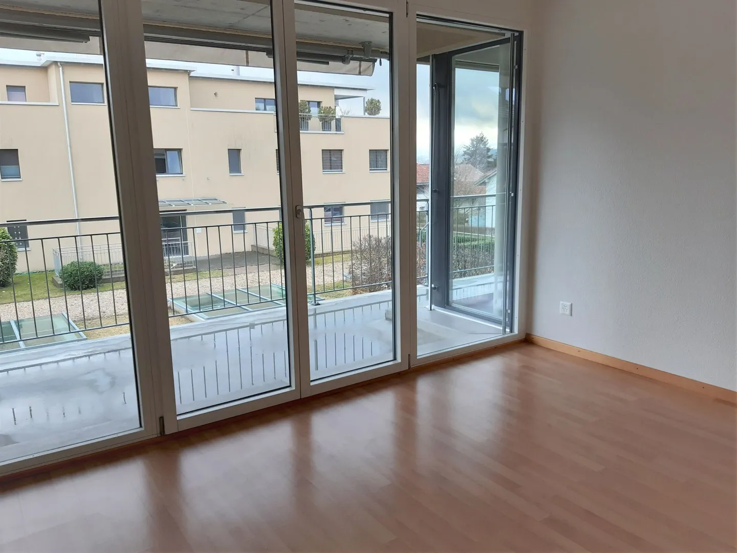 Bright 3.5 Room Apartment on the 1st Floor - Photo 10 of 14