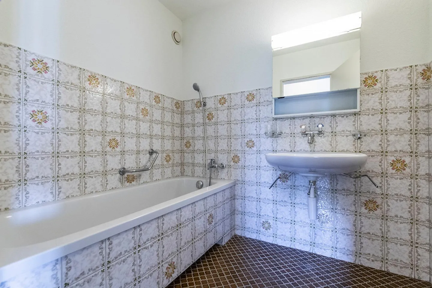 Appartement 2.5 pièces à Suhr - Photo 6 sur 8