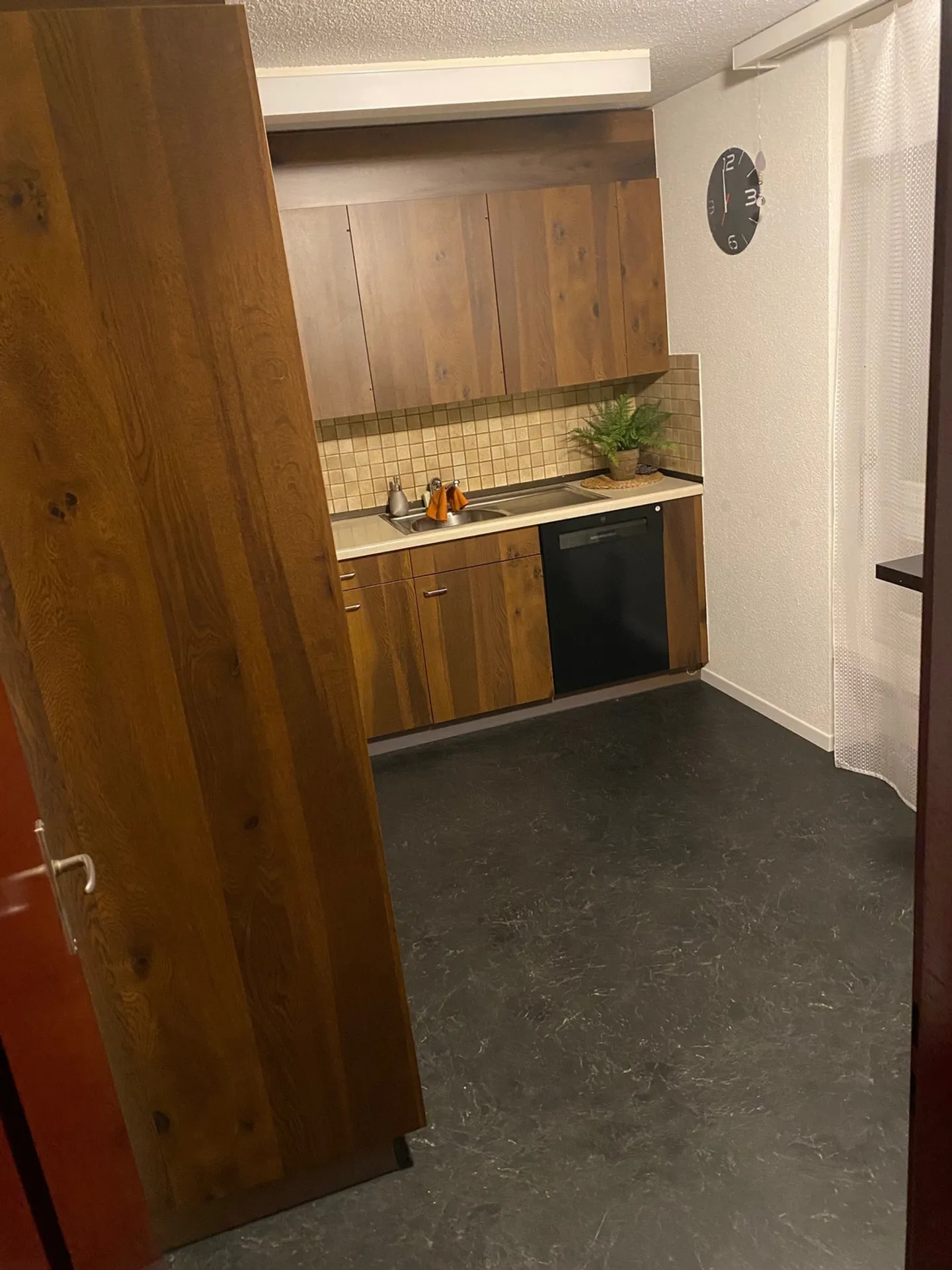 Geräumige Wohnung mit Balkon - Foto 6 von 12