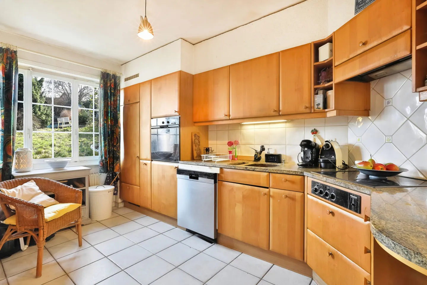 Villa individuelle dans un quartier résidentiel recherché - Photo 3 sur 8