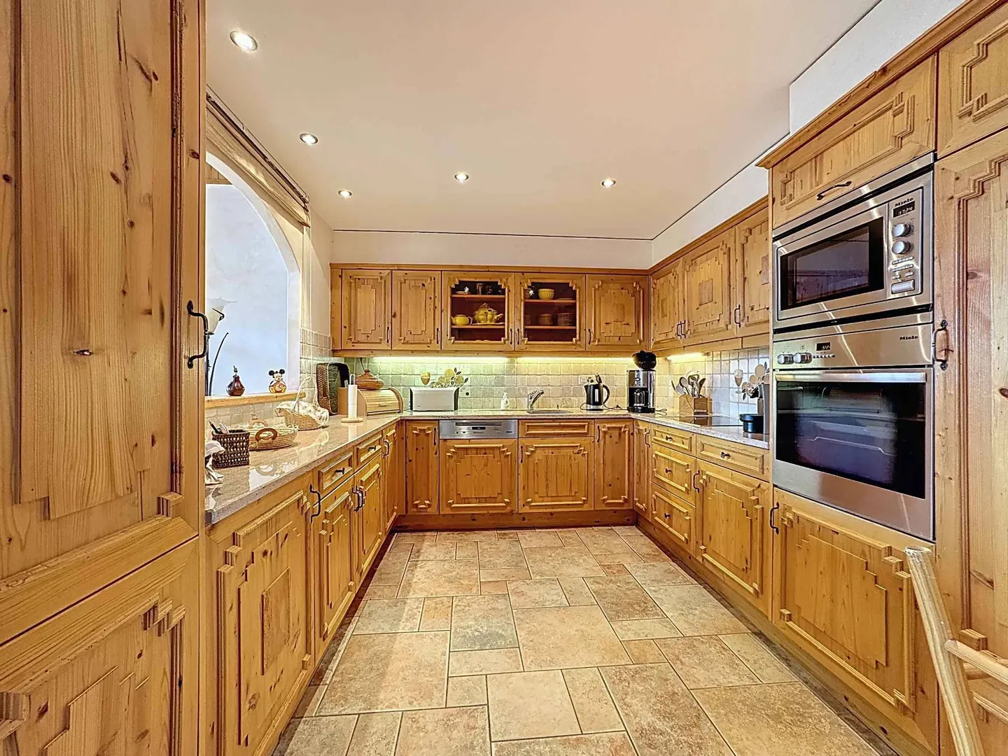 MAGNIFICENT DUPLEX/PENTHOUSE APARTMENT WITH 6.5 ROOMS IN THE CENTER WITH VERY BEAUTIFUL EQUIPMENT - Photo 6 of 12