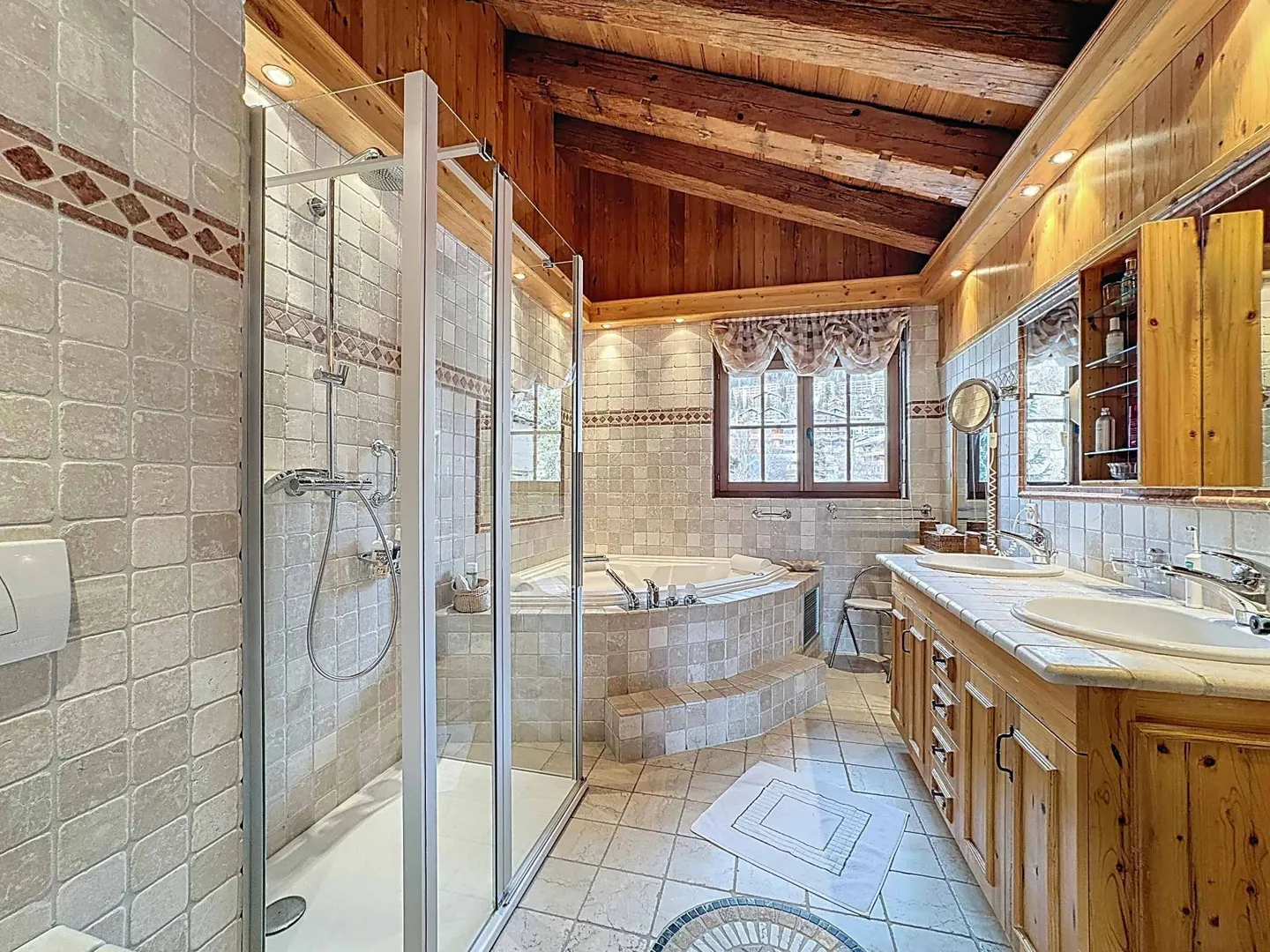 MAGNIFICENT DUPLEX/PENTHOUSE APARTMENT WITH 6.5 ROOMS IN THE CENTER WITH VERY BEAUTIFUL EQUIPMENT - Photo 9 of 12