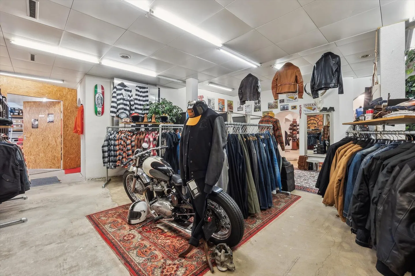 Attrazione spazio commerciale e negozio in posizione centrale - 430m2 - Foto 6 di 12