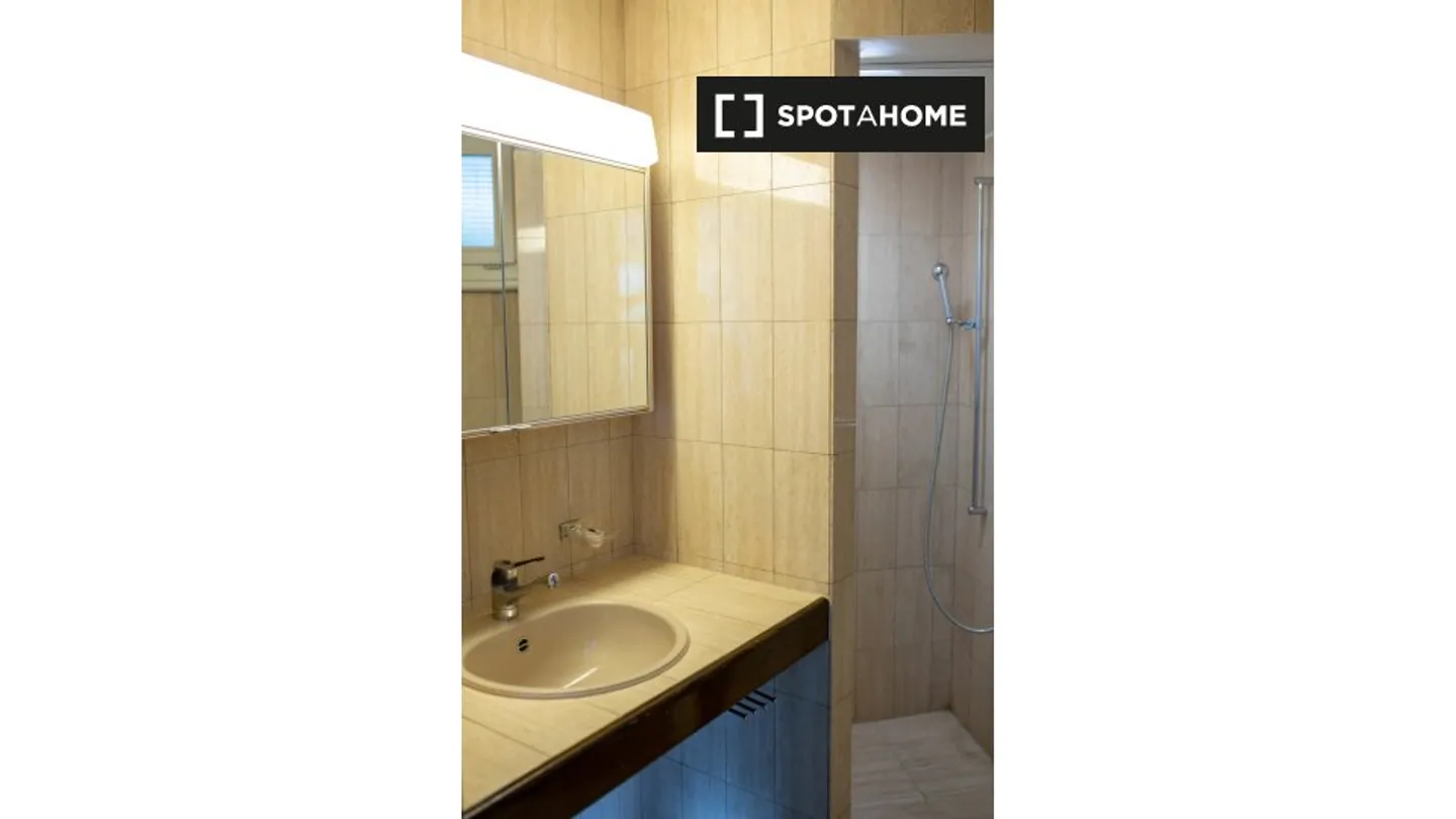 Discover, visit and rent your new home online with full confidence. - Photo 3 of 13