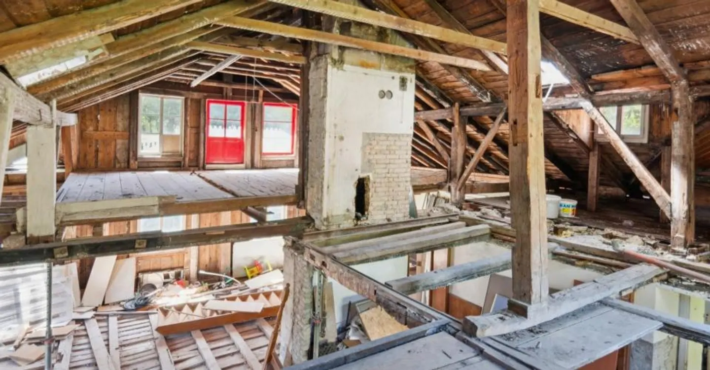 Edificio con alto potenziale di trasformazione a Locle - Foto 8 di 9