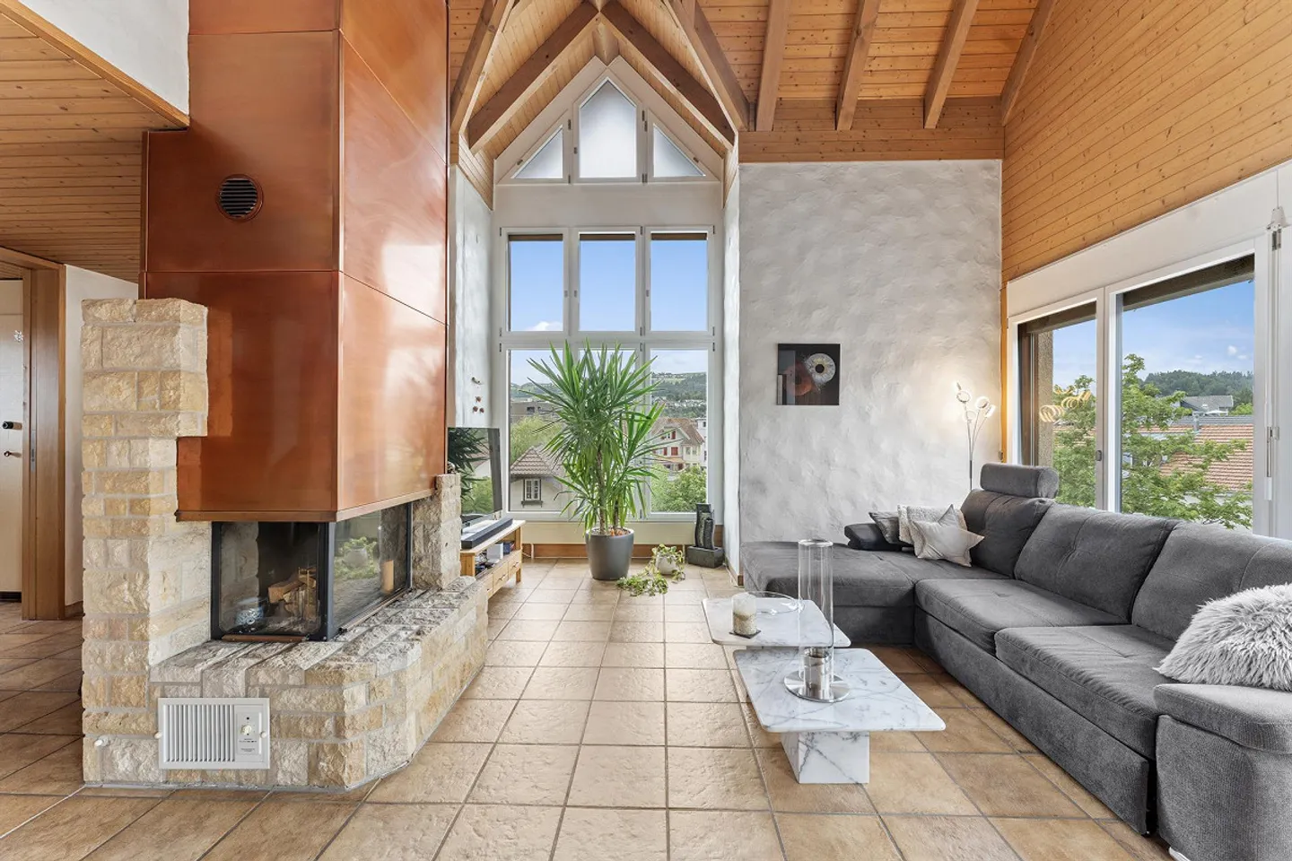 5.5-Zimmer-Maisonette mit Cheminée und viel Potenzial – nahe Thun - Foto 1 von 30