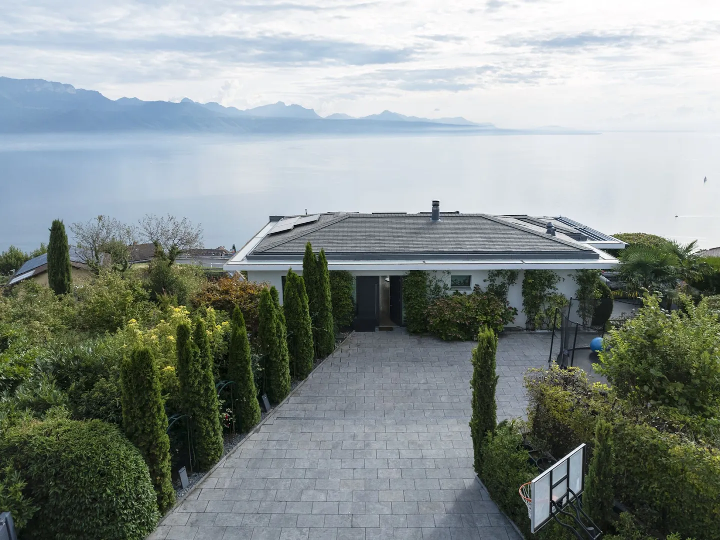 Magnifica proprietà con vista sul lago e sulle montagne - Foto 11 di 11