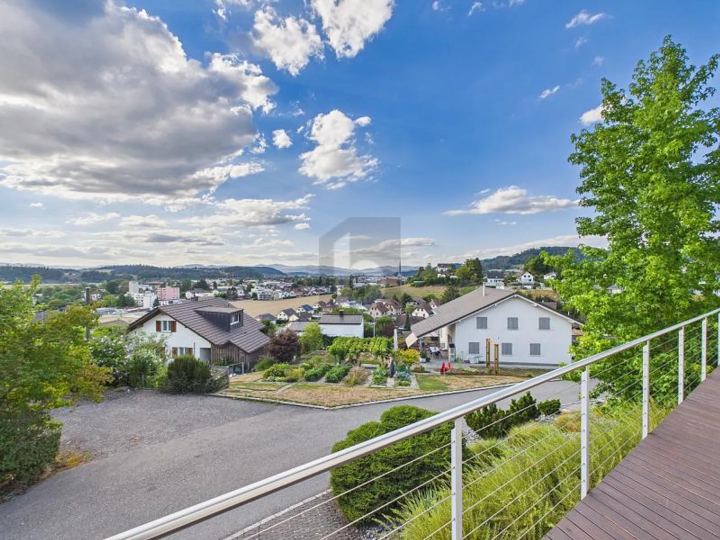 Charmantes Einfamilienhaus mit Privatsphäre - Foto 2 von 6