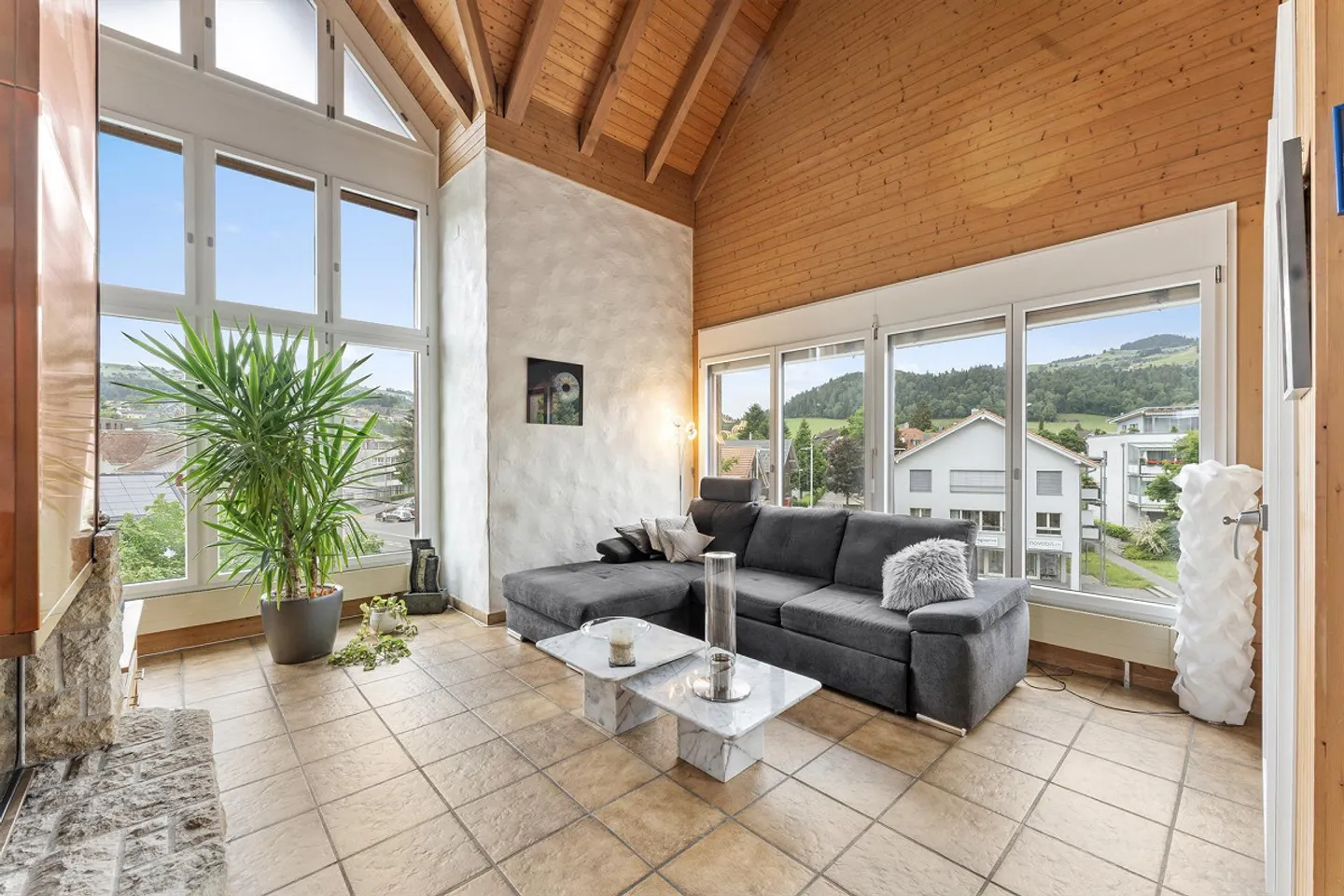 5.5-Zimmer-Maisonette mit Cheminée und viel Potenzial – nahe Thun - Foto 4 von 30