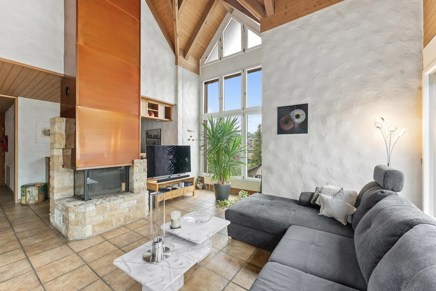 5.5-Zimmer-Maisonette mit Cheminée und viel Potenzial – nahe Thun - Foto 6 von 30