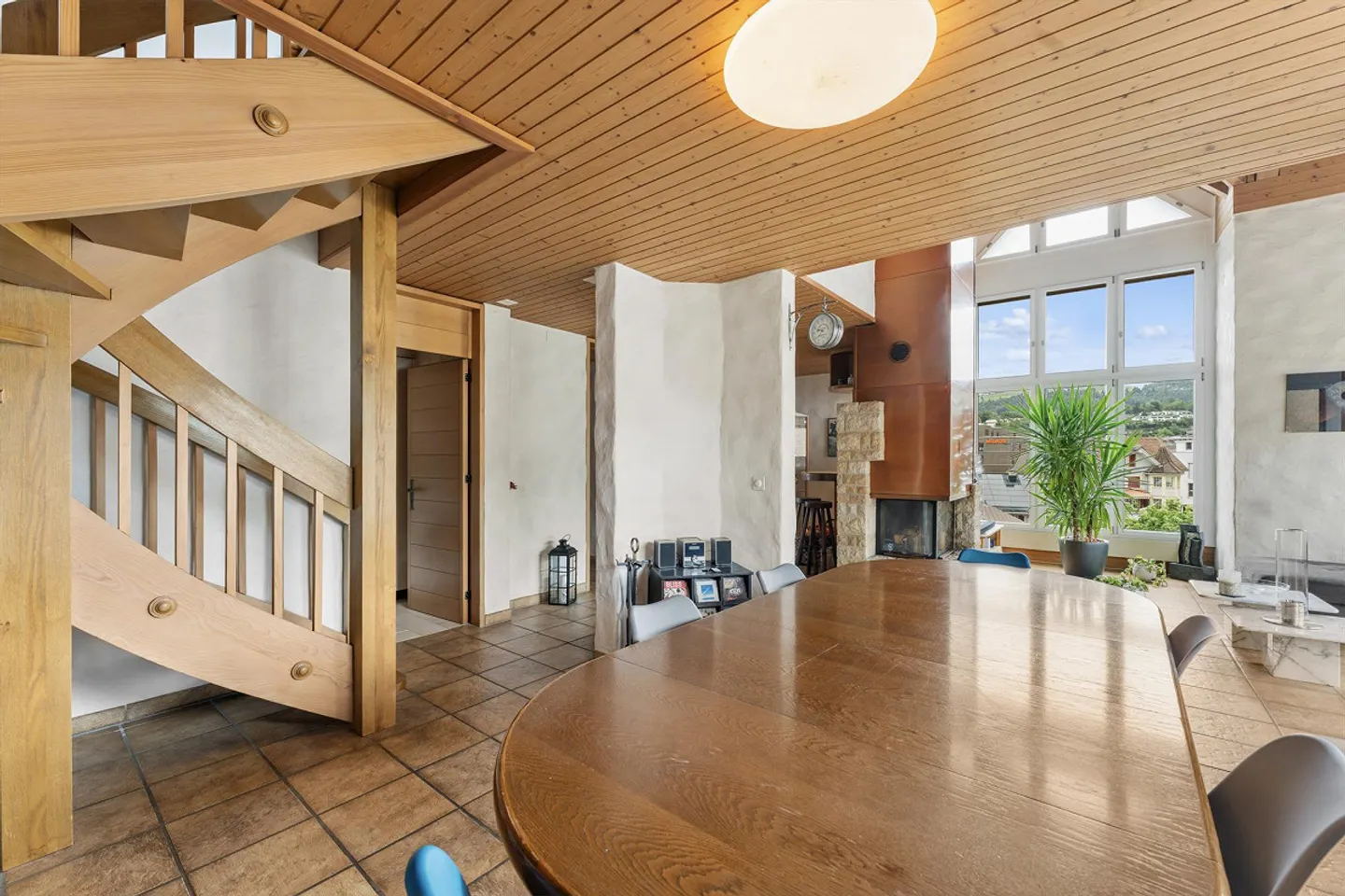 5.5-Zimmer-Maisonette mit Cheminée und viel Potenzial – nahe Thun - Foto 9 von 30