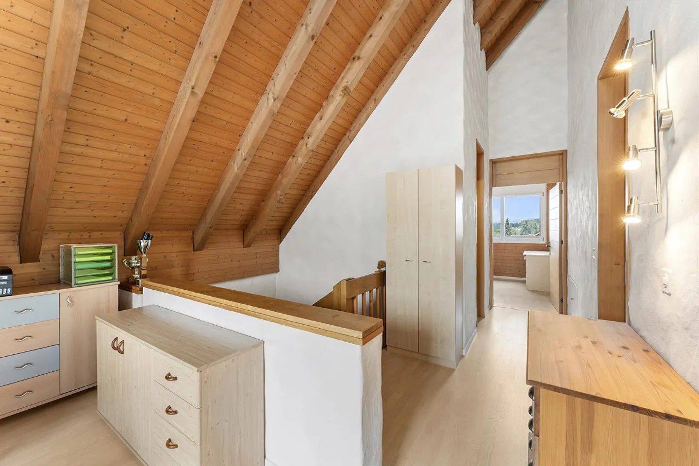 5.5-Zimmer-Maisonette mit Cheminée und viel Potenzial – nahe Thun - Foto 19 von 30
