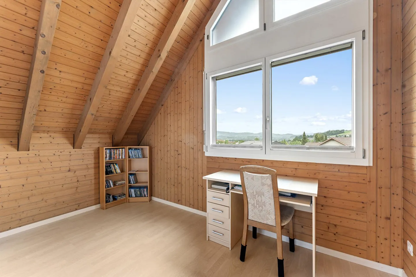 5.5-Zimmer-Maisonette mit Cheminée und viel Potenzial – nahe Thun - Foto 21 von 30
