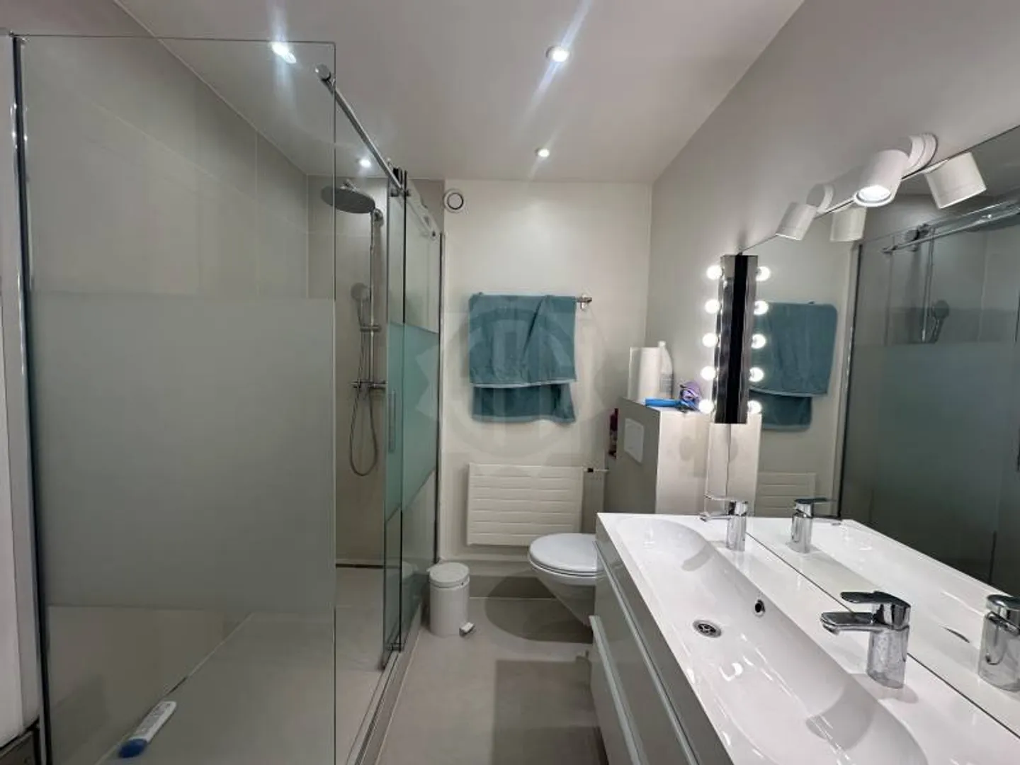 Bright Apartment - Geneva - Photo 1 of 2