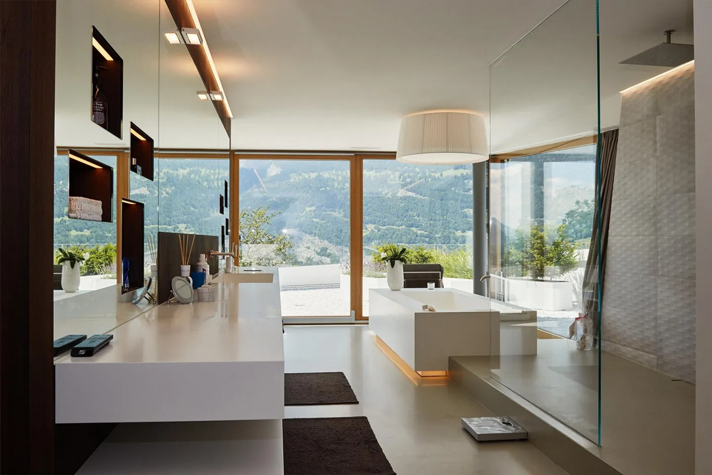 Exklusive Villa mit Biopool - Foto 2 von 3