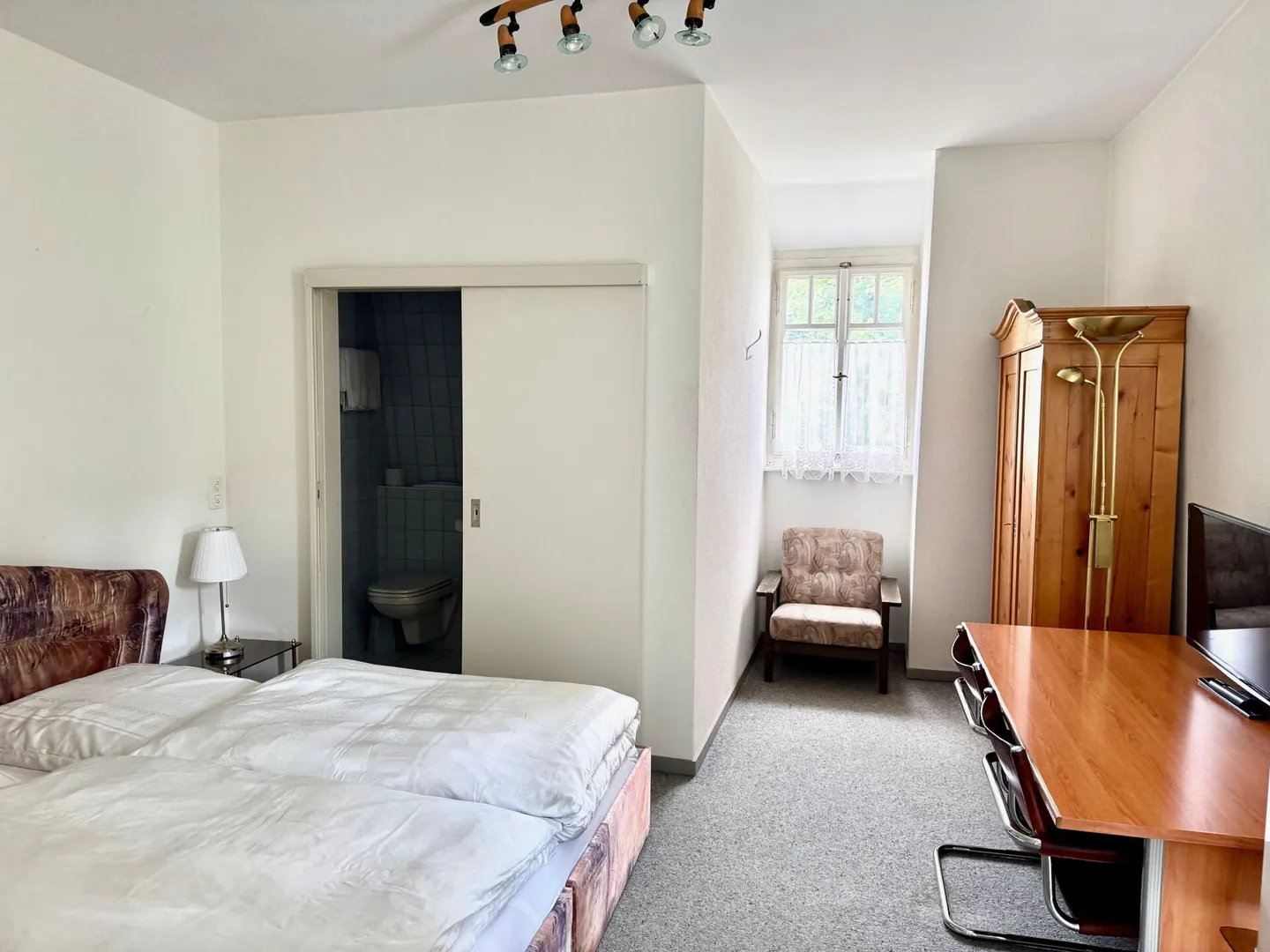 Hôtel et dépendances à vendre - Photo 20 sur 33