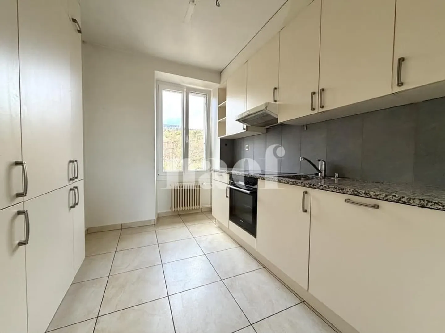 Erhabene 4.5-Zimmer-Wohnung mit Balkon in Bôle - Foto 3 von 10