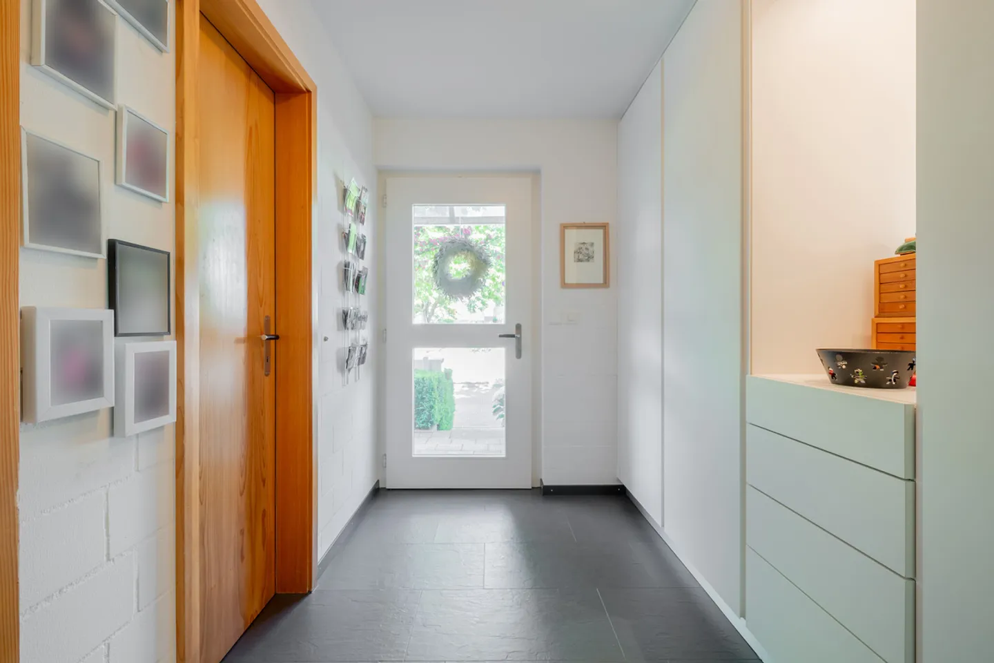Maison familiale moderne - Photo 2 sur 13