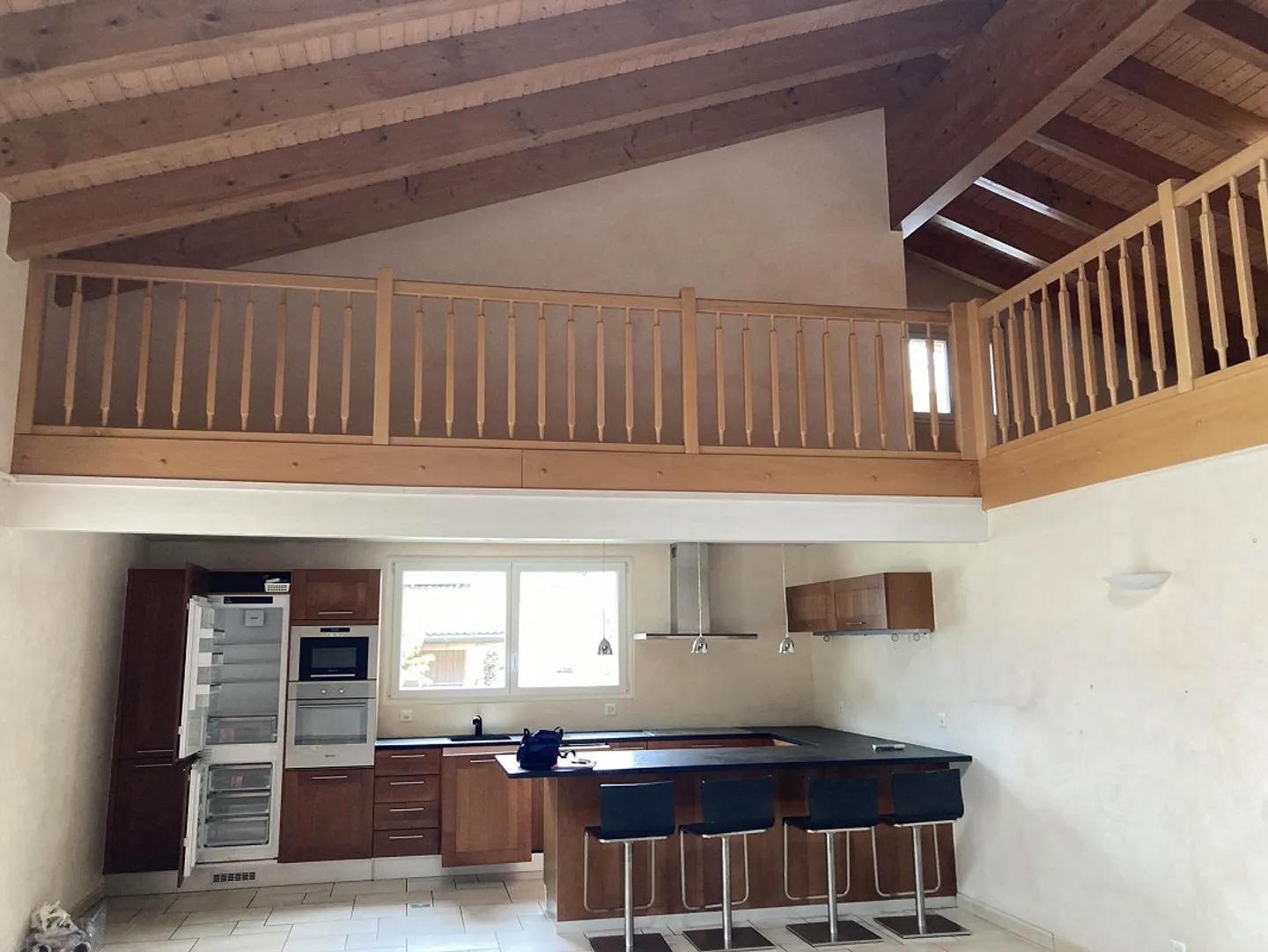 Magnifico appartamento di 4 e mezzo con soppalco in un quartiere tranquillo - Foto 3 di 12