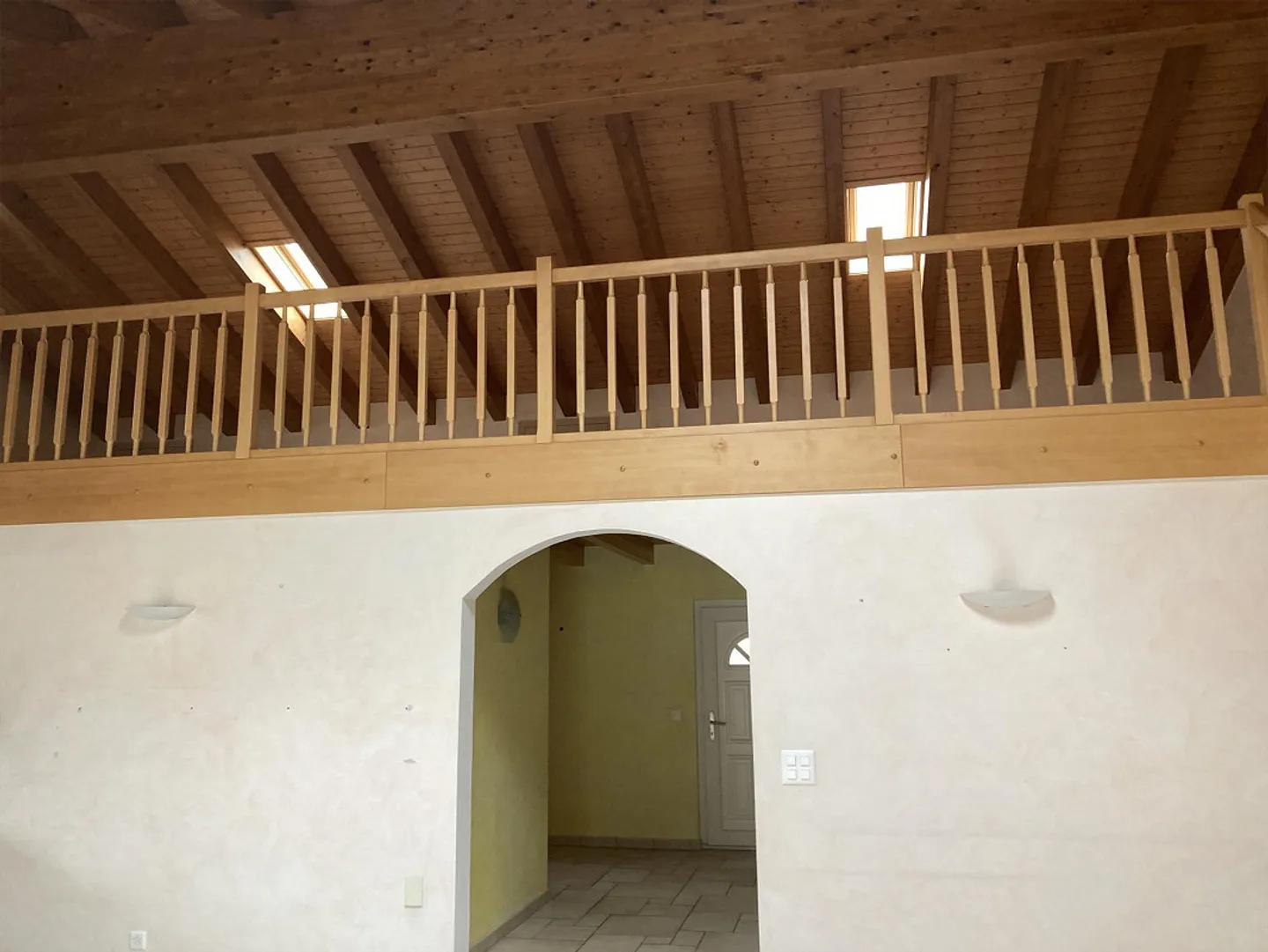 Magnifico appartamento di 4 e mezzo con soppalco in un quartiere tranquillo - Foto 5 di 12