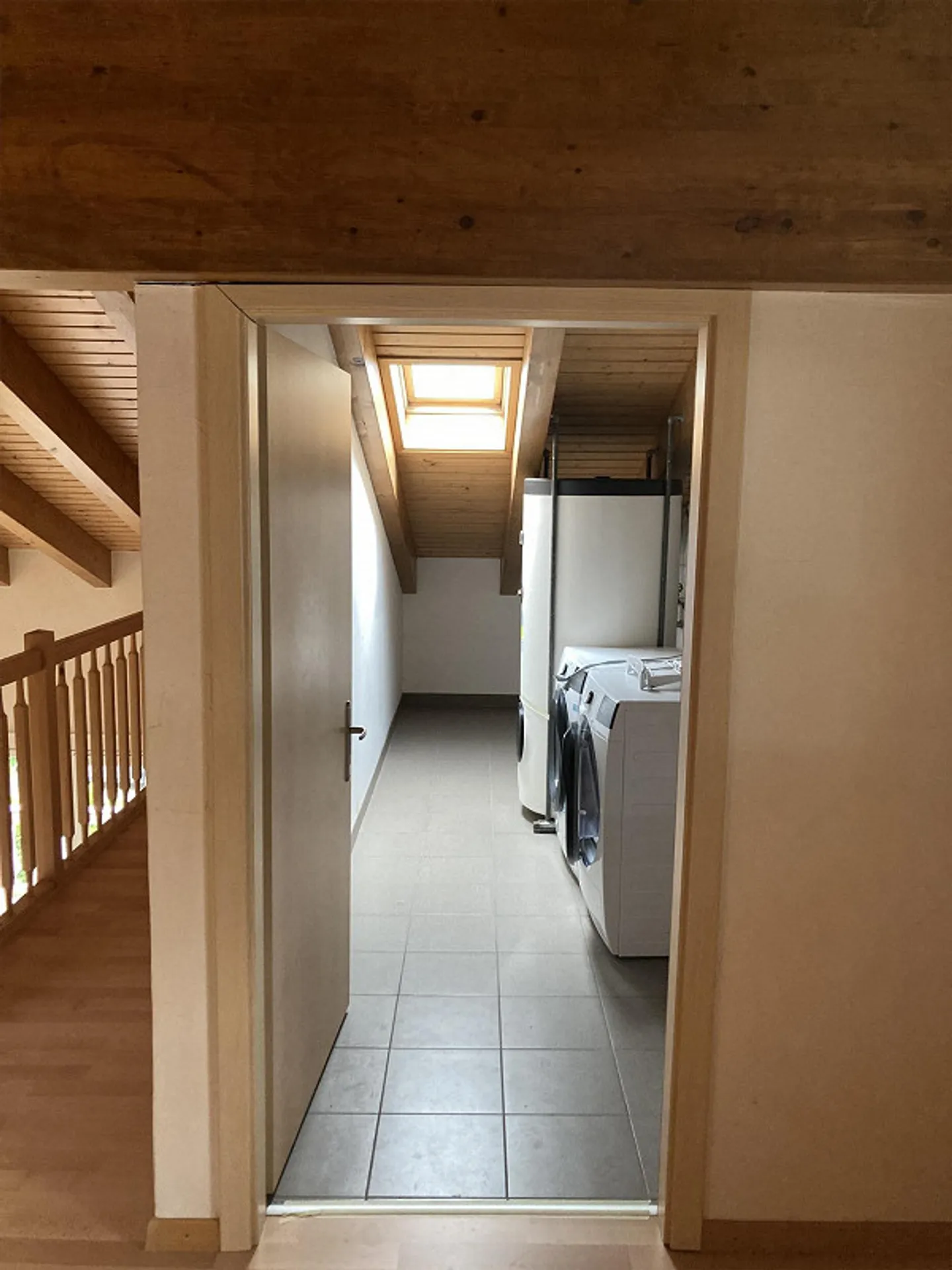 Magnifico appartamento di 4 e mezzo con soppalco in un quartiere tranquillo - Foto 6 di 12