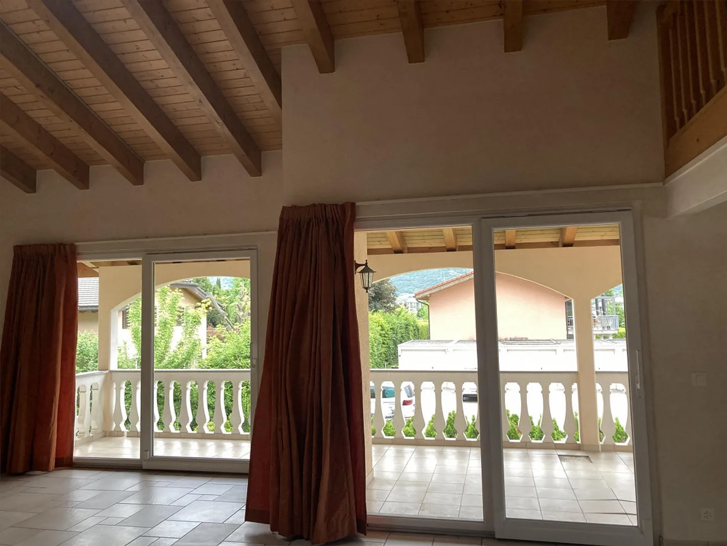 Magnifico appartamento di 4 e mezzo con soppalco in un quartiere tranquillo - Foto 2 di 12