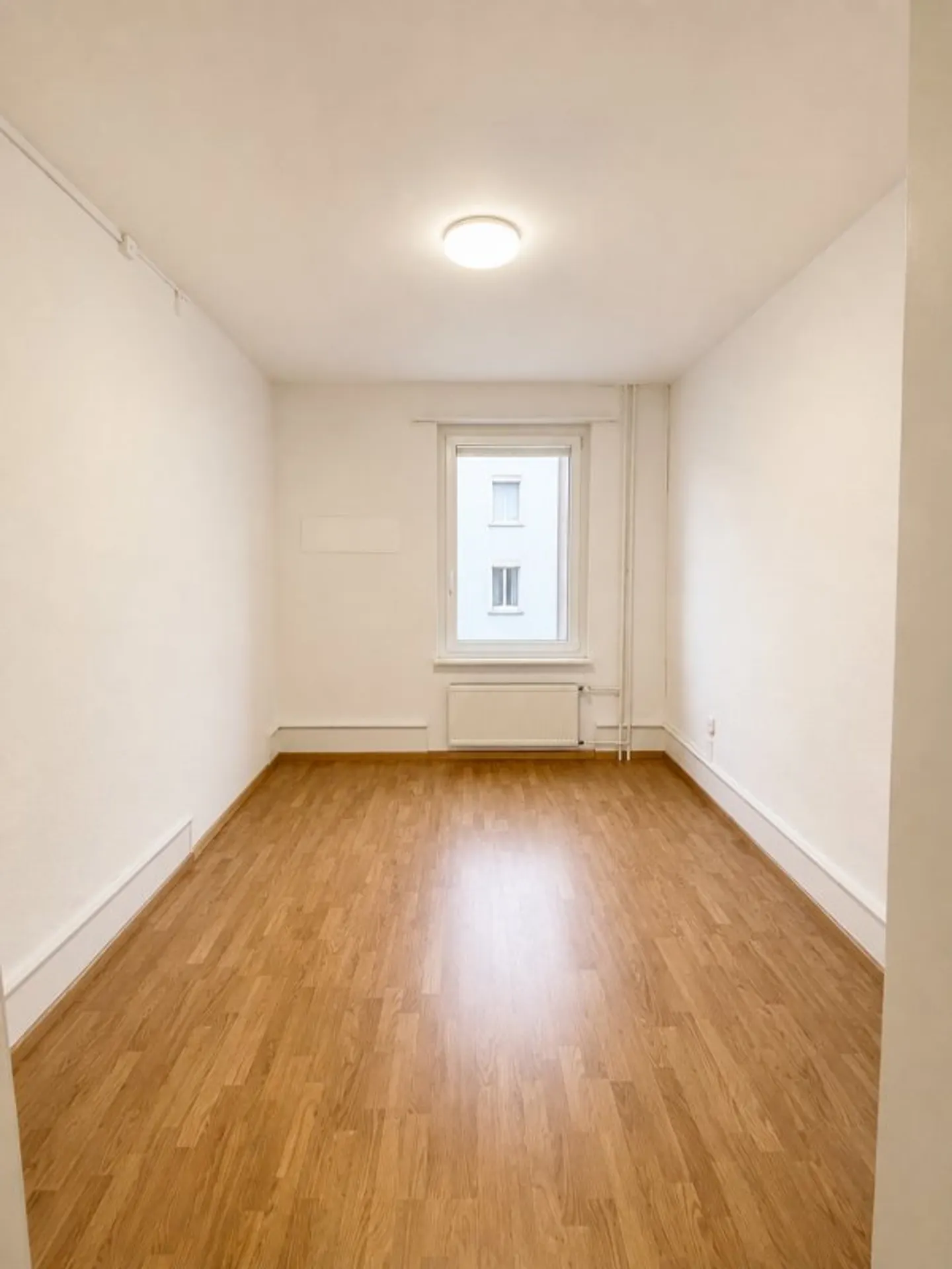 Spacious 3-Room Apartment - Photo 4 of 9