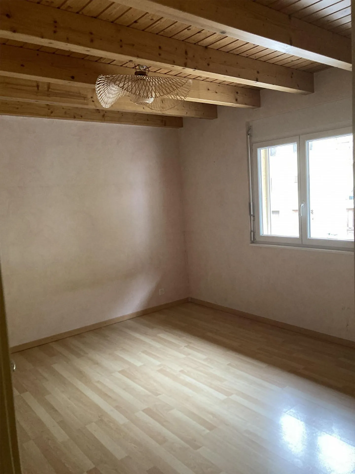 Magnifico appartamento di 4 e mezzo con soppalco in un quartiere tranquillo - Foto 10 di 12
