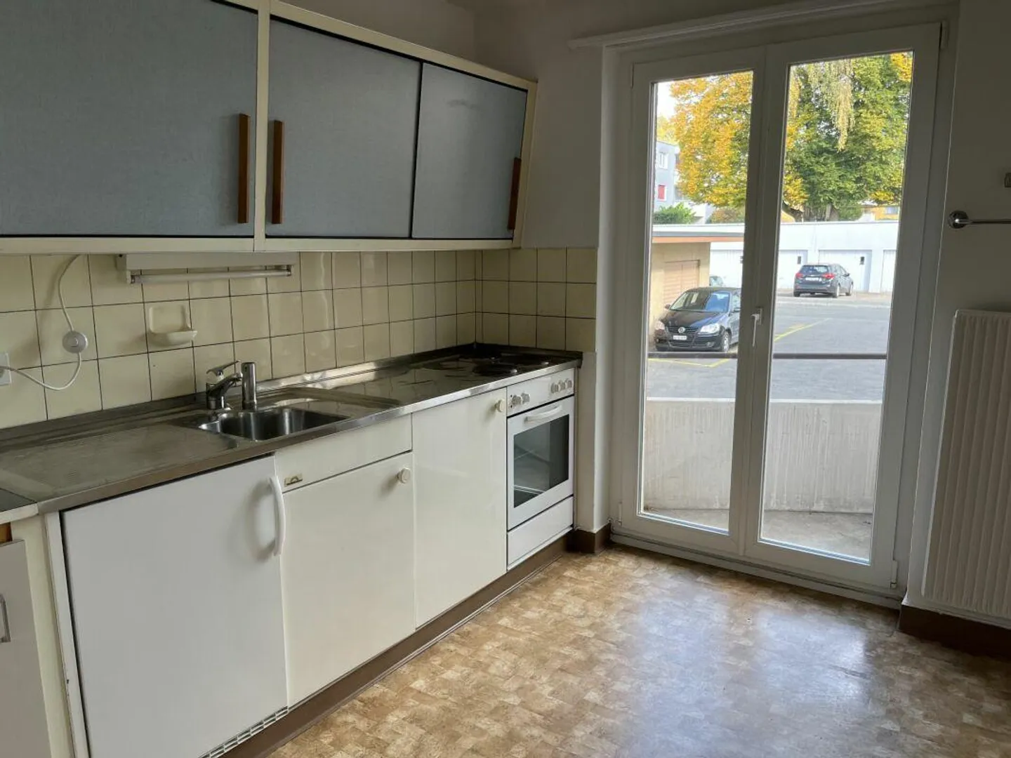 Family-friendly old apartment with balcony in a quiet location - Photo 3 of 11