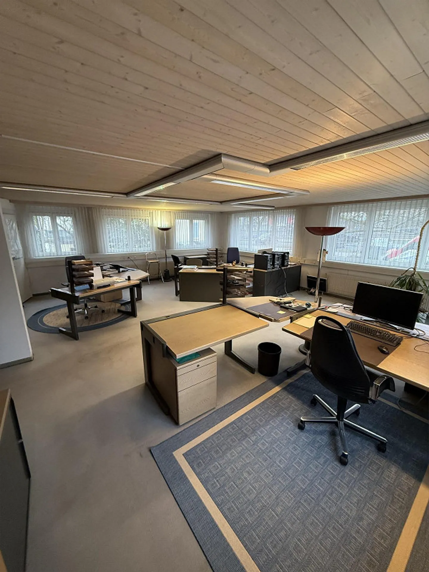 Office or quiet workshop - Photo 6 of 8