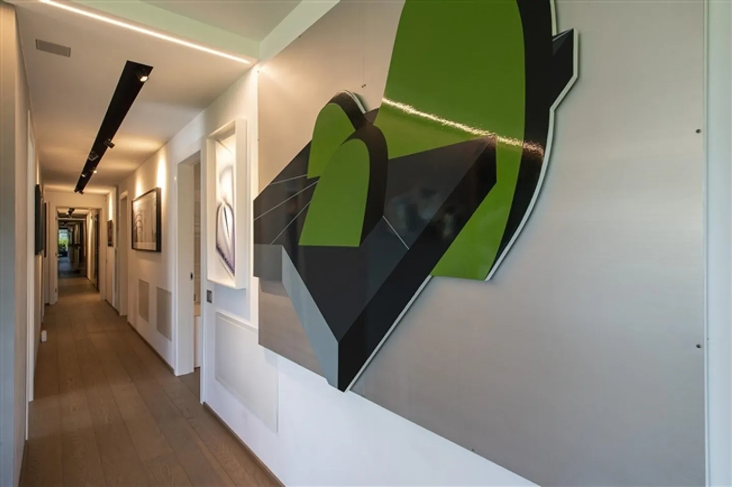 APPARTAMENTO LUSSUOSO MODERNO CON GIARDINO, PISCINA E VISTA PANORAMICA - Foto 8 di 19