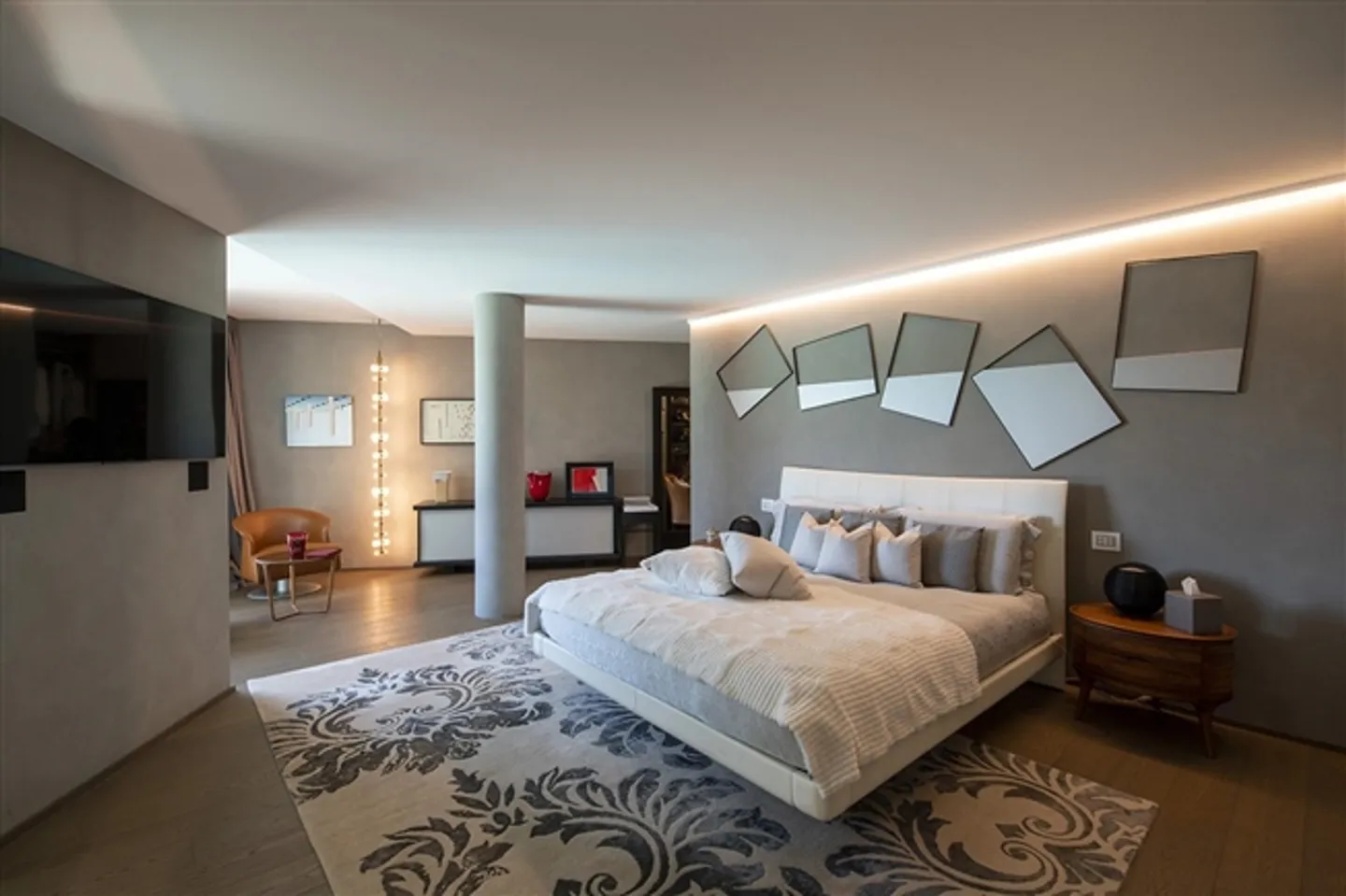 APPARTAMENTO LUSSUOSO MODERNO CON GIARDINO, PISCINA E VISTA PANORAMICA - Foto 10 di 19