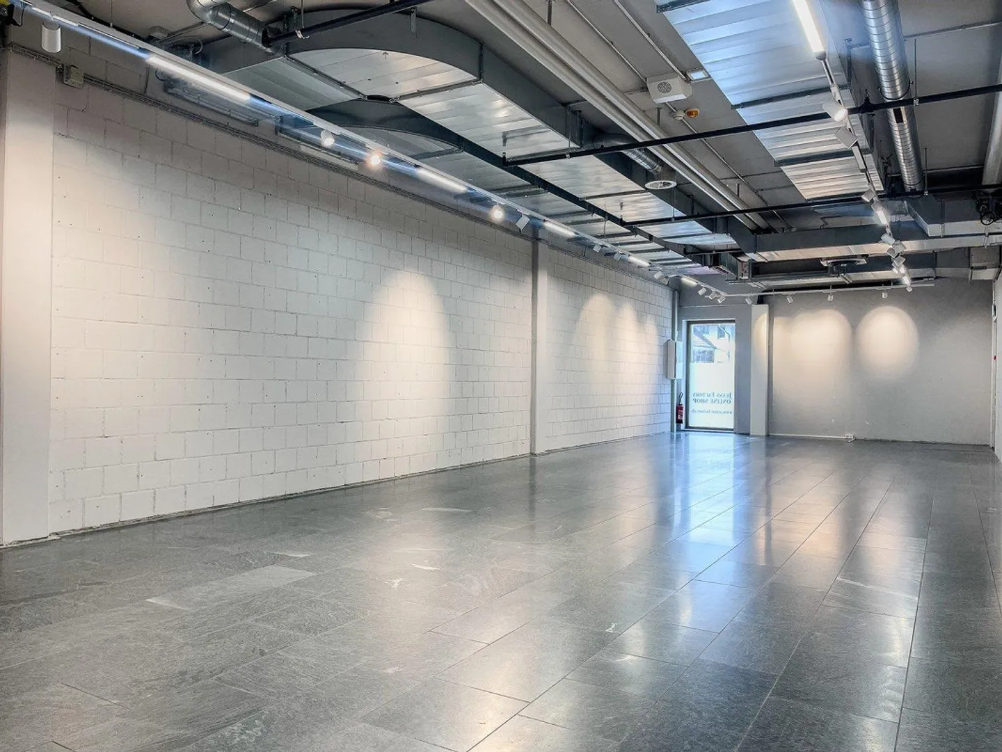 Ihre neue Ladenfläche im Herzen von Laupen - Foto 3 von 6