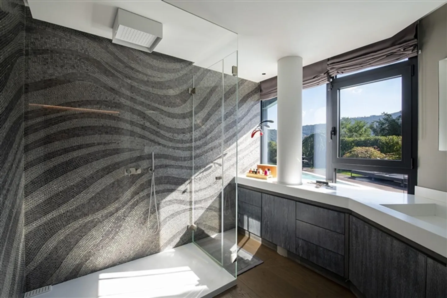 APPARTAMENTO LUSSUOSO MODERNO CON GIARDINO, PISCINA E VISTA PANORAMICA - Foto 12 di 19