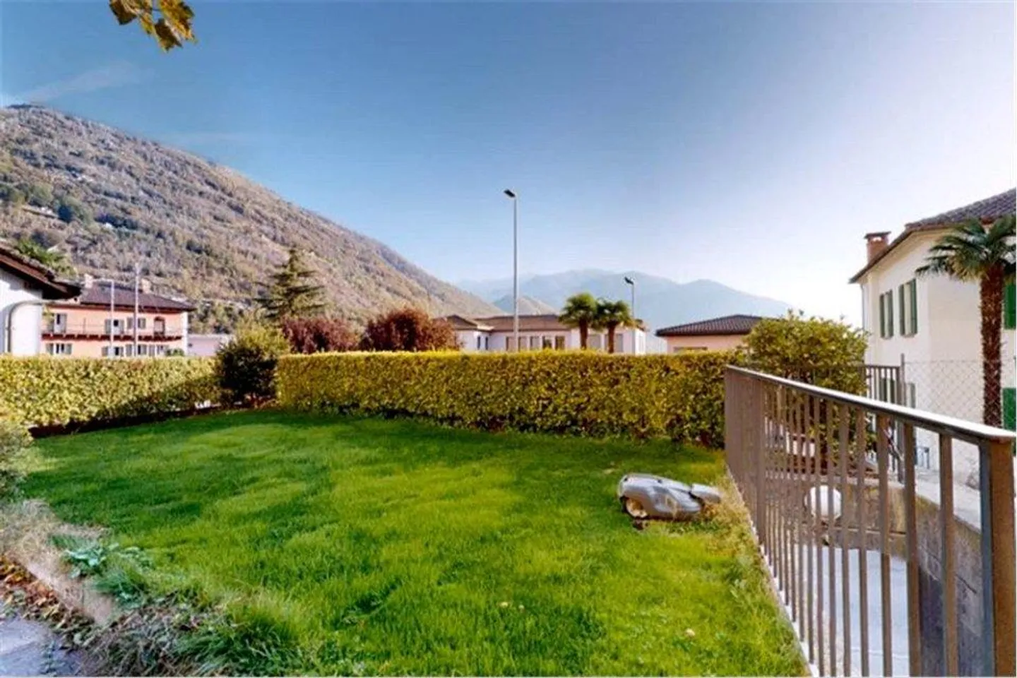 Casa con giardino e 4 posteggi - Foto 1 di 13