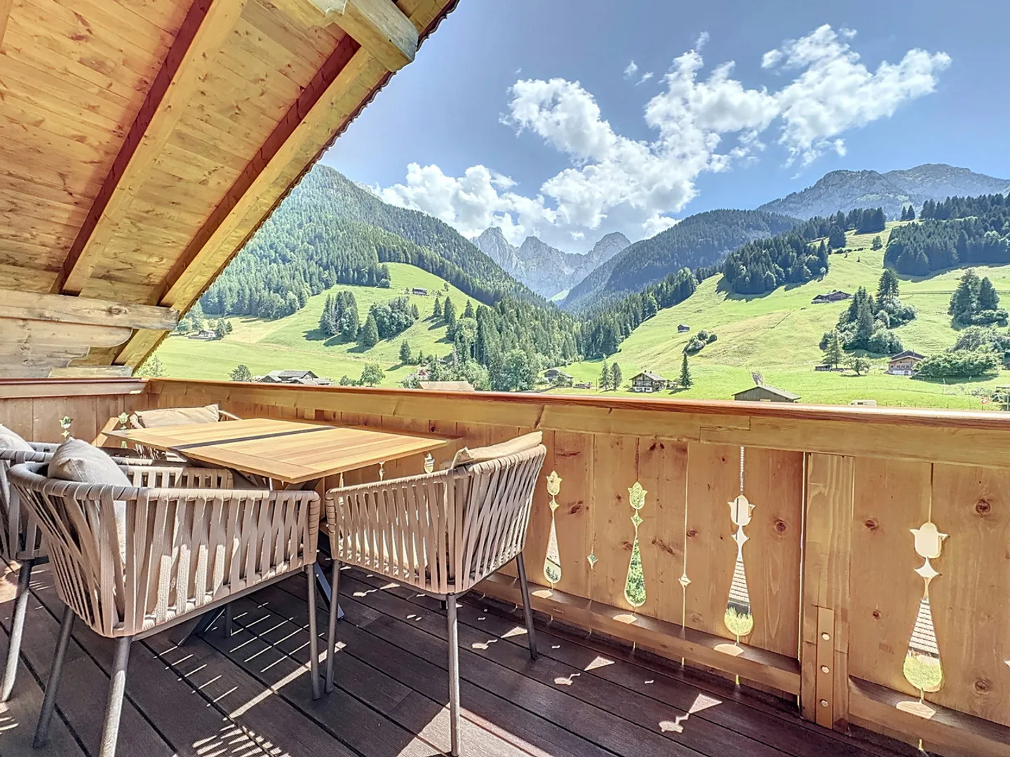 Idyllic duplex with breathtaking view - Photo 2 of 10