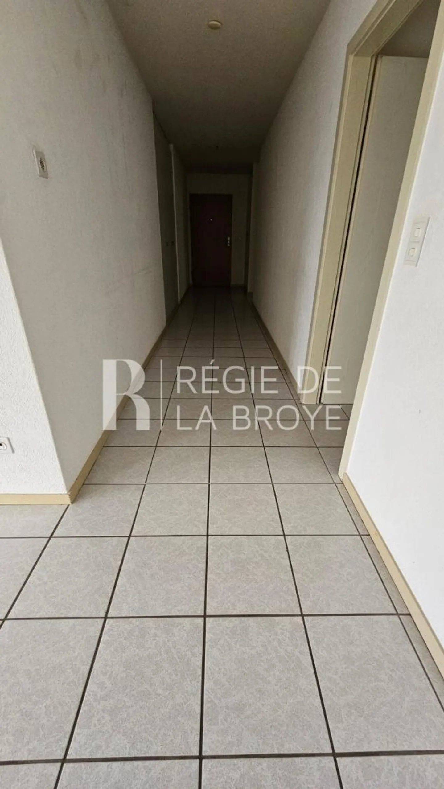 3.5 Room Apartment - Photo 7 of 7