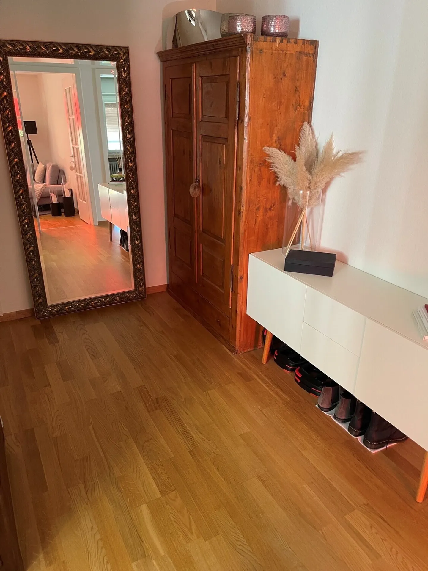 2½ ROOM APARTMENT IN ZURICH - DISTRICT 8, FURNISHED, TEMPORARY - Photo 2 of 6