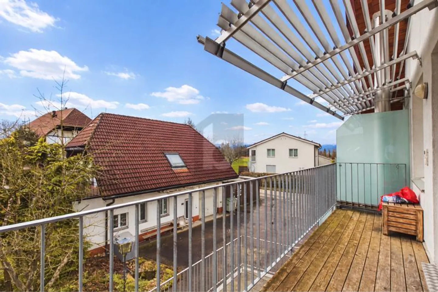 Charmantes Dachgeschoss in Aeschi - Foto 1 von 6