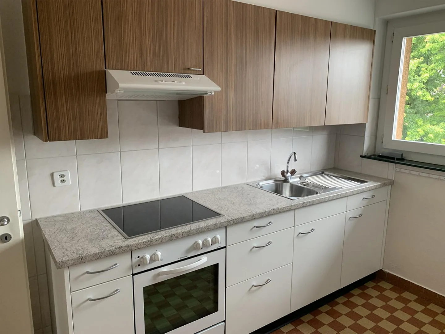 Cozy and sunny 3-room apartment close to the city - Photo 5 of 5