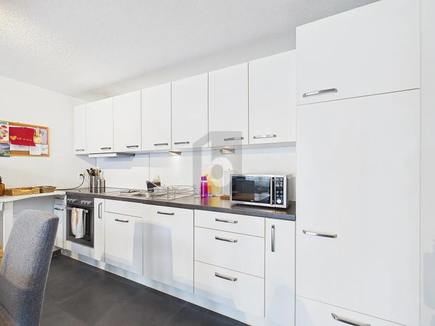 Charmantes Dachgeschoss in Aeschi - Foto 3 von 6