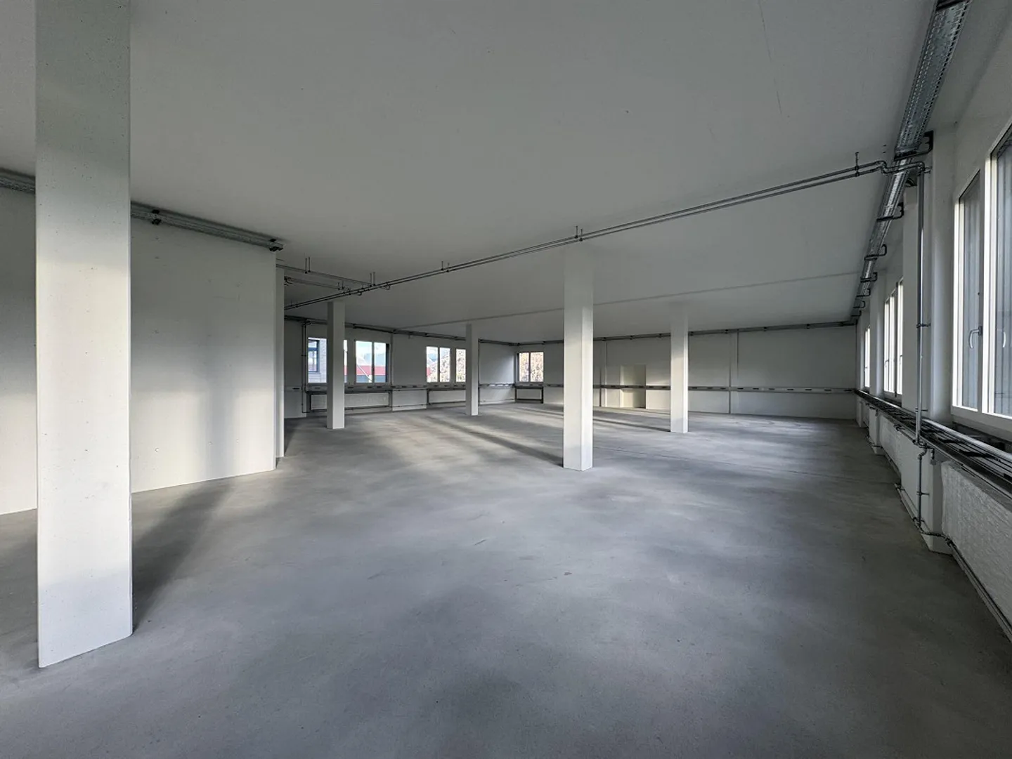 Your Place for Success: Flexible Commercial Spaces in Alpnach - Photo 5 of 7