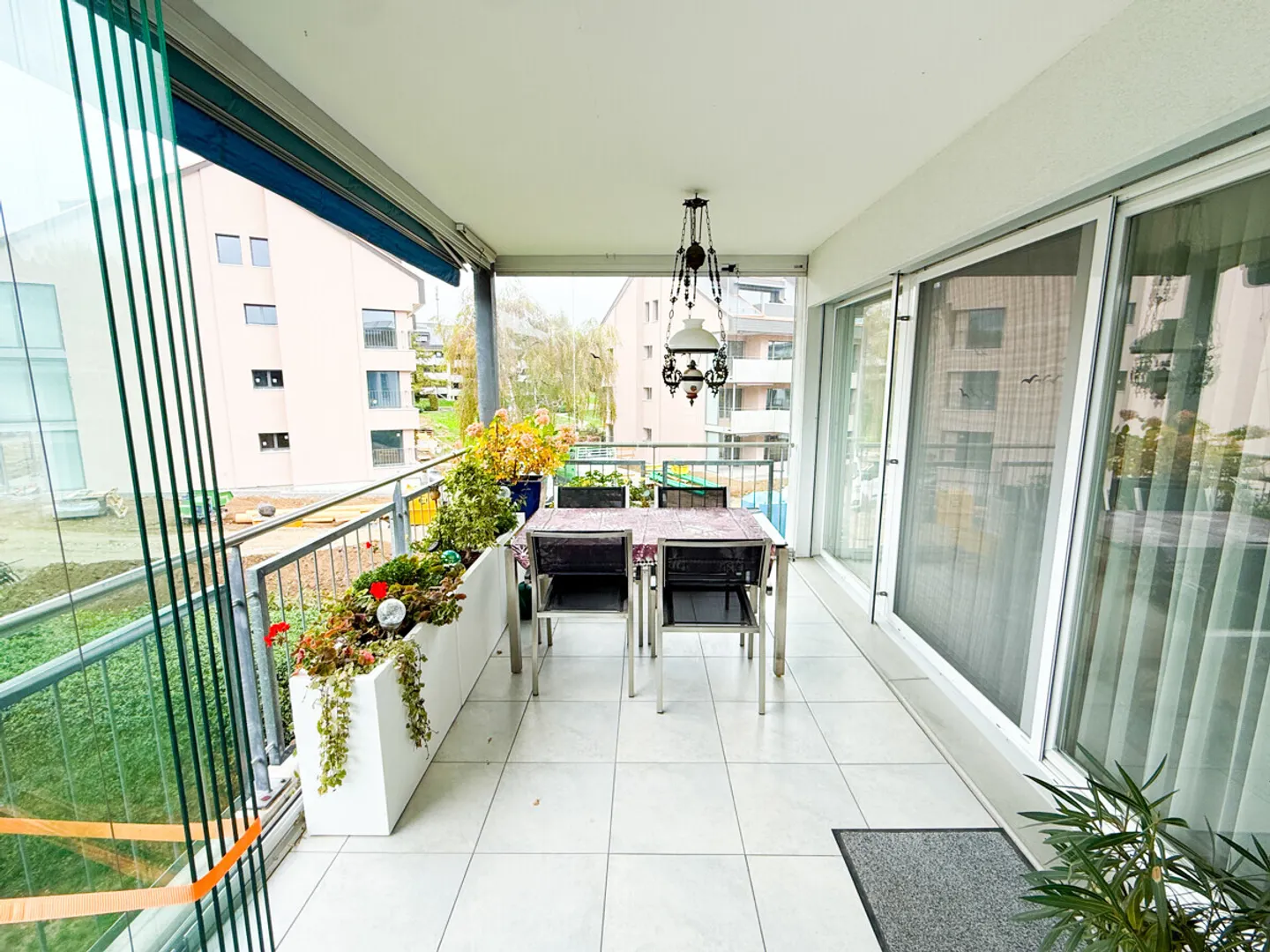 Spacious Apartment with Balcony - Photo 8 of 21